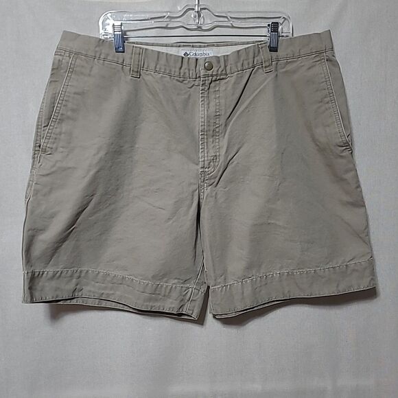 Columbia Carpenter Shorts Mens Size 40 Canvas Beige Flat Front 7.5" Inseam - Picture 1 of 11